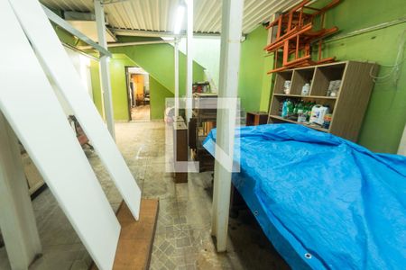 Casa à venda com 240m², 2 quartos e 7 vagas Casa à venda com 240m², 2 quartos e 7 vagasGaragem/Oficina