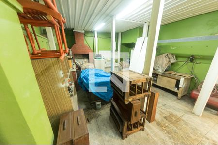 Casa à venda com 240m², 2 quartos e 7 vagas Casa à venda com 240m², 2 quartos e 7 vagasGaragem/Oficina