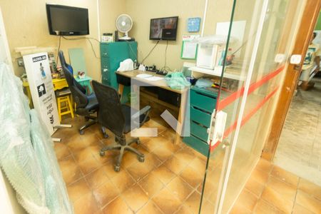 Casa à venda com 240m², 2 quartos e 7 vagas Casa à venda com 240m², 2 quartos e 7 vagasGaragem/Oficina