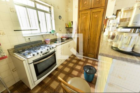 Casa à venda com 240m², 2 quartos e 7 vagas Casa à venda com 240m², 2 quartos e 7 vagasCozinha