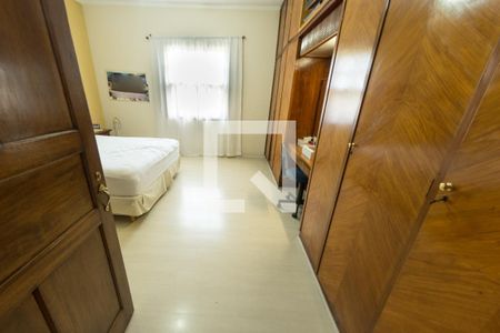 Casa à venda com 240m², 2 quartos e 7 vagas Casa à venda com 240m², 2 quartos e 7 vagasQuarto 2