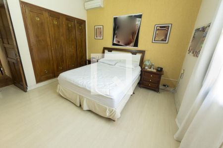 Casa à venda com 240m², 2 quartos e 7 vagas Casa à venda com 240m², 2 quartos e 7 vagasQuarto 2