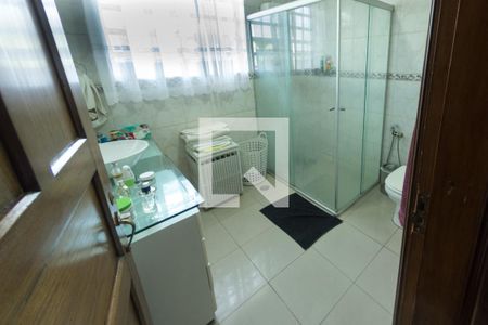 Casa à venda com 240m², 2 quartos e 7 vagas Casa à venda com 240m², 2 quartos e 7 vagasBanheiro