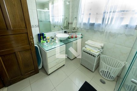 Casa à venda com 240m², 2 quartos e 7 vagas Casa à venda com 240m², 2 quartos e 7 vagasBanheiro