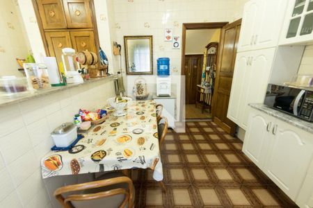 Casa à venda com 240m², 2 quartos e 7 vagas Casa à venda com 240m², 2 quartos e 7 vagasCozinha