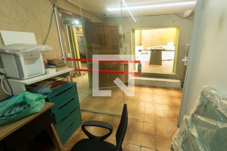 Casa à venda com 240m², 2 quartos e 7 vagas Casa à venda com 240m², 2 quartos e 7 vagasGaragem/Oficina