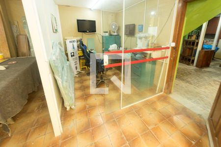 Casa à venda com 240m², 2 quartos e 7 vagas Casa à venda com 240m², 2 quartos e 7 vagasGaragem/Oficina