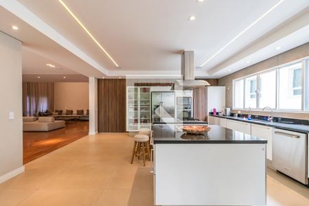 Casa de condomínio à venda com 732m², 4 quartos e 3 vagas Casa de condomínio à venda com 732m², 4 quartos e 3 vagasCozinha