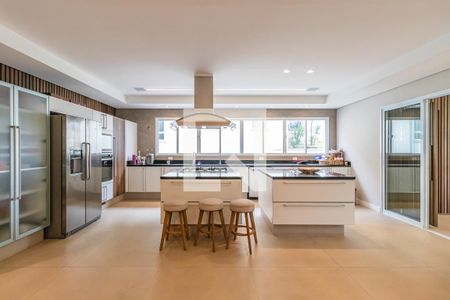 Casa de condomínio à venda com 732m², 4 quartos e 3 vagas Casa de condomínio à venda com 732m², 4 quartos e 3 vagasCozinha
