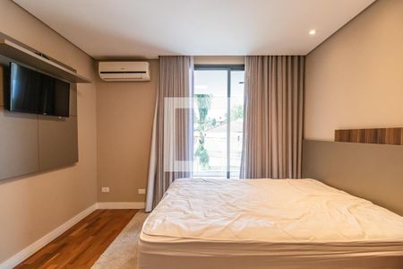 Casa de condomínio à venda com 732m², 4 quartos e 3 vagas Casa de condomínio à venda com 732m², 4 quartos e 3 vagasSuíte 2