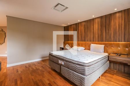 Casa de condomínio à venda com 732m², 4 quartos e 3 vagas Casa de condomínio à venda com 732m², 4 quartos e 3 vagasSuíte 4