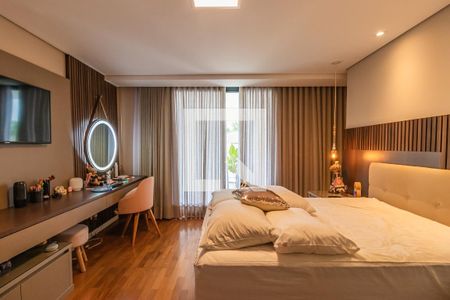 Casa de condomínio à venda com 732m², 4 quartos e 3 vagas Casa de condomínio à venda com 732m², 4 quartos e 3 vagasSuíte 1