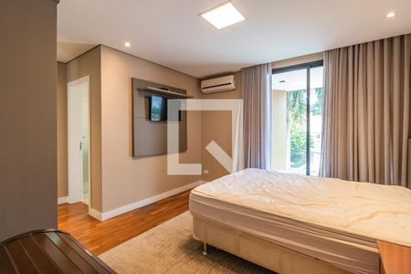 Casa de condomínio à venda com 732m², 4 quartos e 3 vagas Casa de condomínio à venda com 732m², 4 quartos e 3 vagasSuíte 2