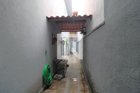 Casa à venda com 130m², 2 quartos e 2 vagasQuintal lateral