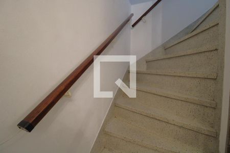 Escada de casa à venda com 2 quartos, 130m² em Vila Sao Pedro, São Paulo