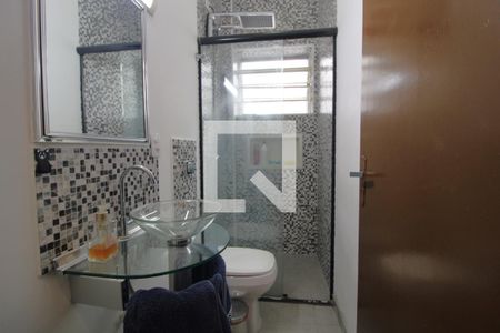 Casa à venda com 130m², 2 quartos e 2 vagasBanheiro comum