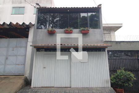 Casa à venda com 130m², 2 quartos e 2 vagasFachada