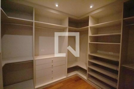 Apartamento à venda com 385m², 6 quartos e 6 vagasCloset da suíte 1