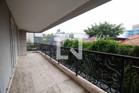 Apartamento à venda com 385m², 6 quartos e 6 vagasVaranda 2