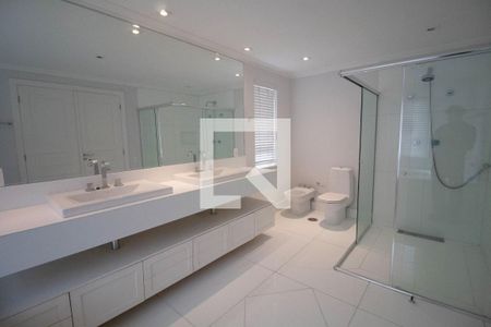 Apartamento à venda com 385m², 6 quartos e 6 vagasBanheiro da Suíte 1