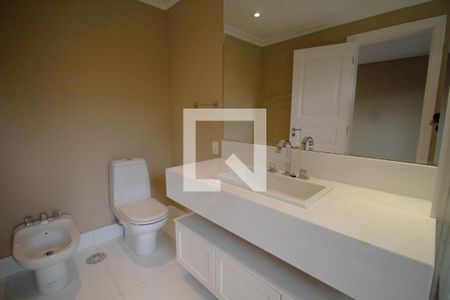 Apartamento à venda com 385m², 6 quartos e 6 vagasBanheiro da Suíte 3