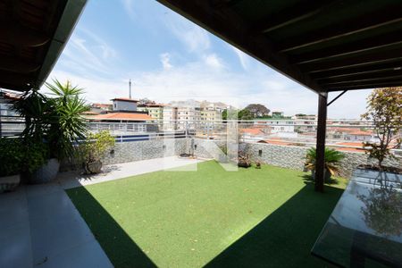 Apartamento à venda com 200m², 3 quartos e 3 vagasCobertura