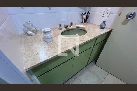 Apartamento à venda com 97m², 2 quartos e 1 vaga Apartamento à venda com 97m², 2 quartos e 1 vagaBanheiro