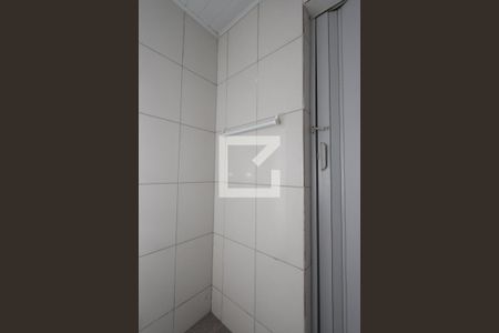 Banheiro de casa para alugar com 1 quarto, 58m² em Jardim Santa Adelia, São Paulo