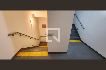 Apartamento para alugar com 93m², 2 quartos e 2 vagas Apartamento para alugar com 93m², 2 quartos e 2 vagasEscada