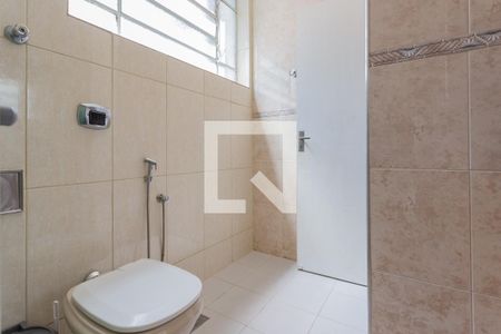 Banheiro de apartamento à venda com 3 quartos, 87m² em Vila Paris, Belo Horizonte