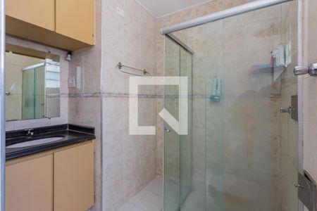 Banheiro de apartamento à venda com 3 quartos, 87m² em Vila Paris, Belo Horizonte