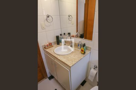 Casa à venda com 212m², 3 quartos e 2 vagas Casa à venda com 212m², 3 quartos e 2 vagasBanheiro da Suíte 1