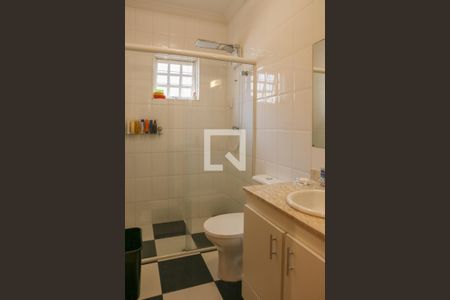 Casa à venda com 212m², 3 quartos e 2 vagas Casa à venda com 212m², 3 quartos e 2 vagasBanheiro Social