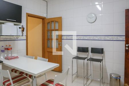 Casa à venda com 212m², 3 quartos e 2 vagas Casa à venda com 212m², 3 quartos e 2 vagasCozinha