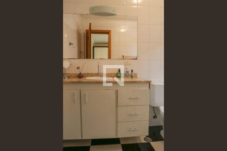 Casa à venda com 212m², 3 quartos e 2 vagas Casa à venda com 212m², 3 quartos e 2 vagasBanheiro da Suíte 2