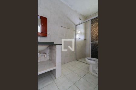 Banheiro da Suíte de casa para alugar com 1 quarto, 85m² em Parque Monte Alegre, Taboão da Serra