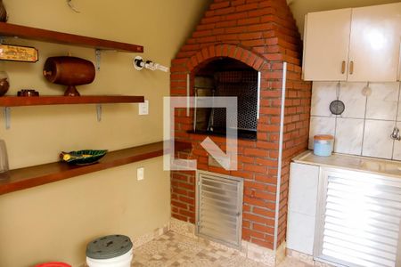 Casa à venda com 227m², 3 quartos e 4 vagas Casa à venda com 227m², 3 quartos e 4 vagasÁrea comum - Churrasqueira