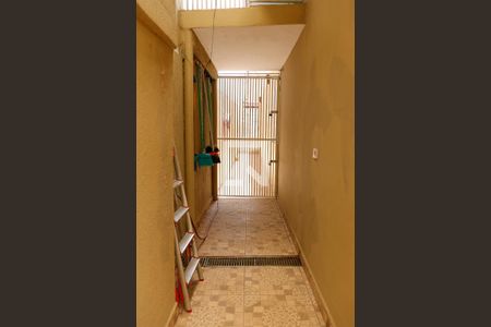 Casa à venda com 227m², 3 quartos e 4 vagas Casa à venda com 227m², 3 quartos e 4 vagasCorredor