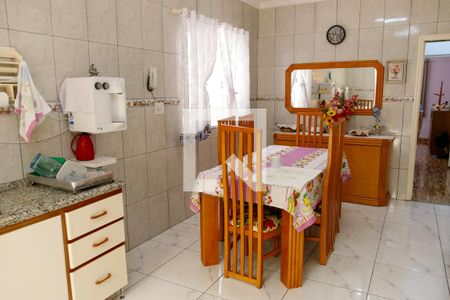 Casa à venda com 227m², 3 quartos e 4 vagas Casa à venda com 227m², 3 quartos e 4 vagasCozinha