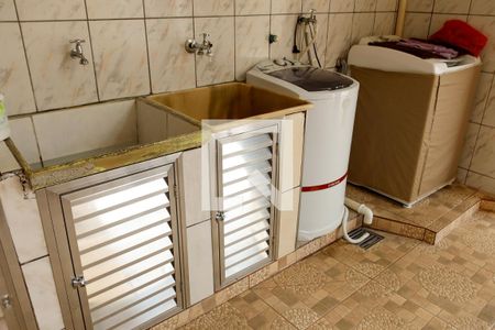 Casa à venda com 227m², 3 quartos e 4 vagas Casa à venda com 227m², 3 quartos e 4 vagasLavanderia