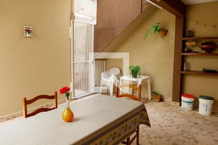 Casa à venda com 227m², 3 quartos e 4 vagas Casa à venda com 227m², 3 quartos e 4 vagasÁrea comum