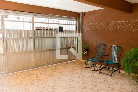 Casa à venda com 227m², 3 quartos e 4 vagas Casa à venda com 227m², 3 quartos e 4 vagasGaragem