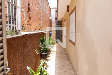 Casa à venda com 227m², 3 quartos e 4 vagas Casa à venda com 227m², 3 quartos e 4 vagasCorredor