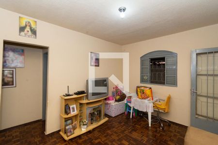 Sala de casa para alugar com 3 quartos, 120m² em Monte Castelo, Contagem