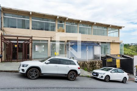 Casa à venda com 87m², 3 quartos e sem vaga Casa à venda com 87m², 3 quartos e sem vagaFachada