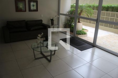 Apartamento à venda com 66m², 2 quartos e 1 vaga Apartamento à venda com 66m², 2 quartos e 1 vagaHall social