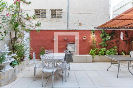 Apartamento à venda com 200m², 3 quartos e 4 vagasVaranda