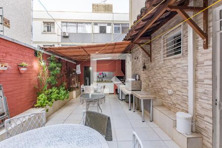 Apartamento à venda com 200m², 3 quartos e 4 vagasVaranda