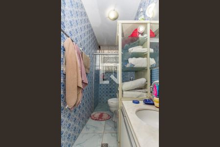 Apartamento à venda com 200m², 3 quartos e 4 vagasBanheiro da Suíte 2