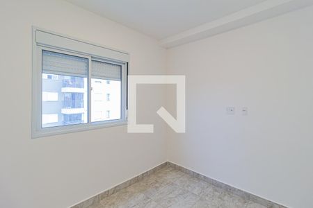 Quarto 1 de apartamento para alugar com 2 quartos, 46m² em Jardim Copiuva, Carapicuíba